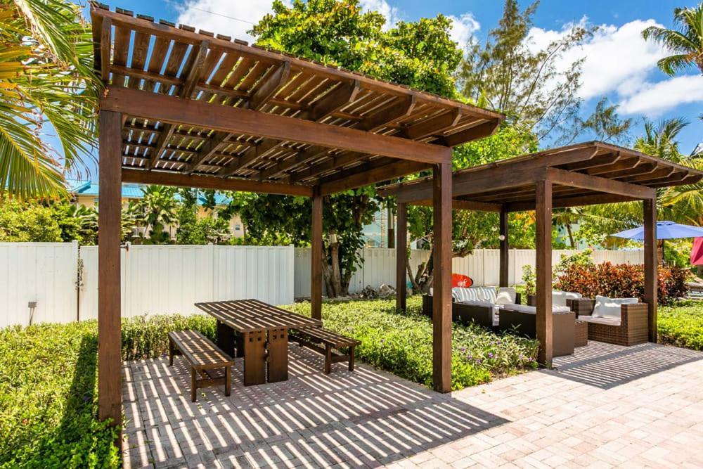 Beach Living At Island Pine Villas Blse George Town Exterior foto
